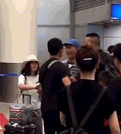 爆料行人主播是谁啊视频,爆料行人主播身份之谜  第2张 爆料行人主播是谁啊视频,爆料行人主播身份之谜  第2张